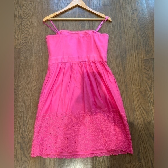 Vineyard Vines Pink Dress with Fish Embroidered Stitch Detail size 6 - Picture 9 of 12